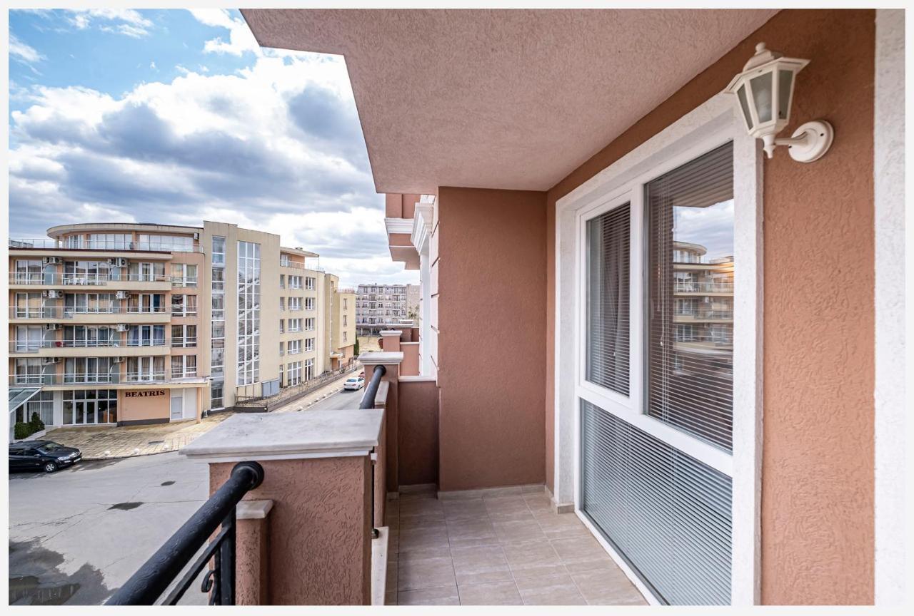 Апартаменти Casa Rossa 2 Сонячний Берег Екстер'єр фото