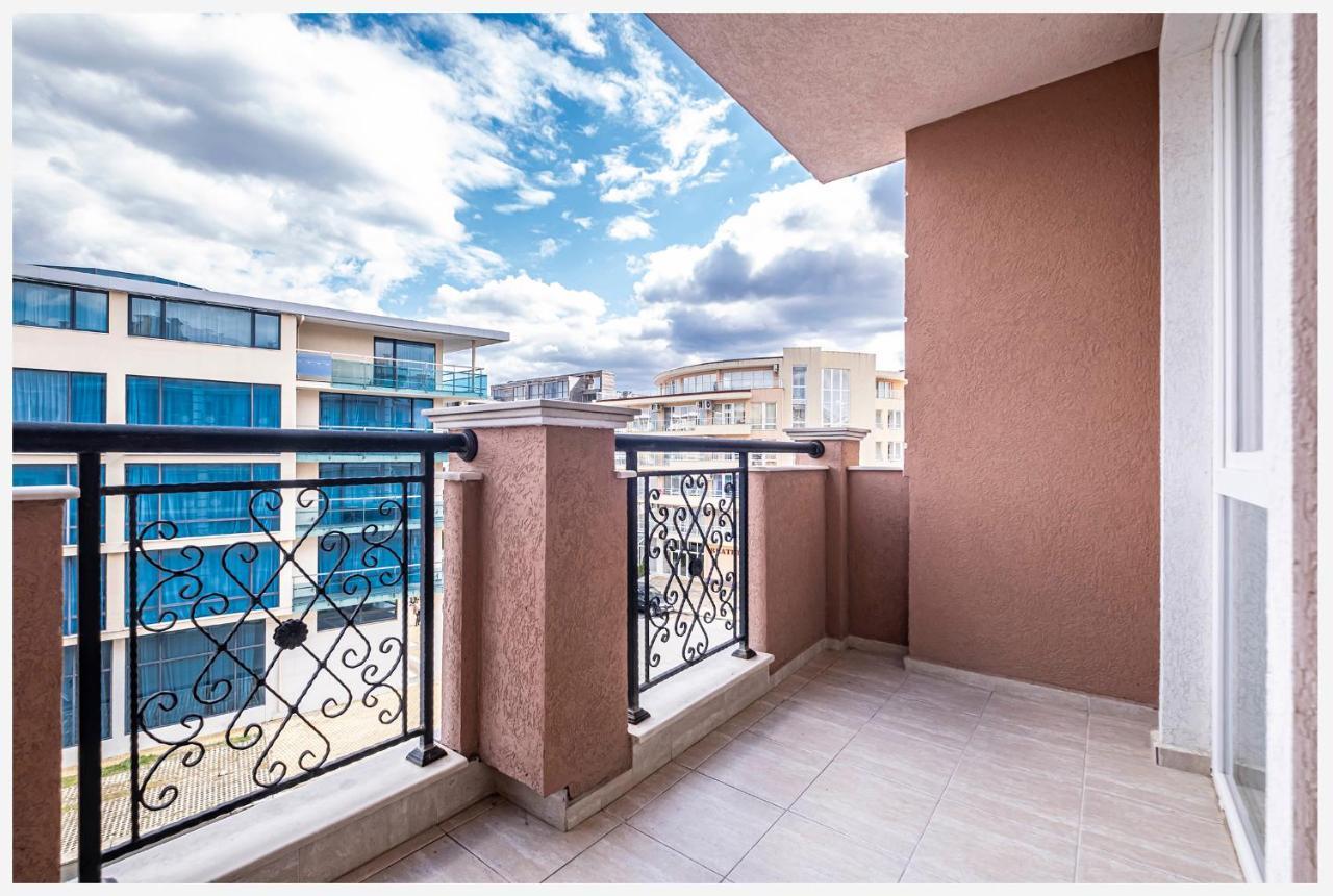 Апартаменти Casa Rossa 2 Сонячний Берег Екстер'єр фото